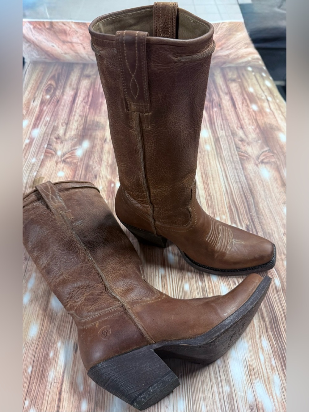 Women's  ARIAT Tan/Brown Leather Western Boots